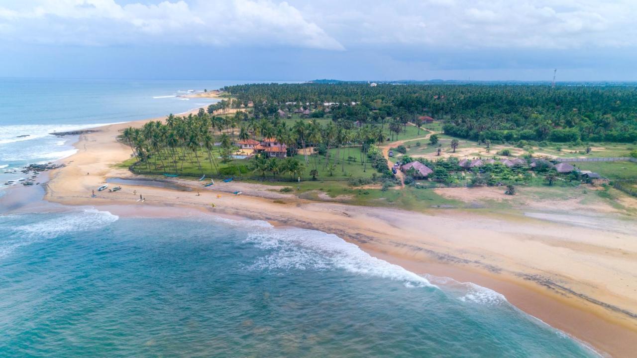 Blue Waters Hotel Arugam Bay Exterior photo