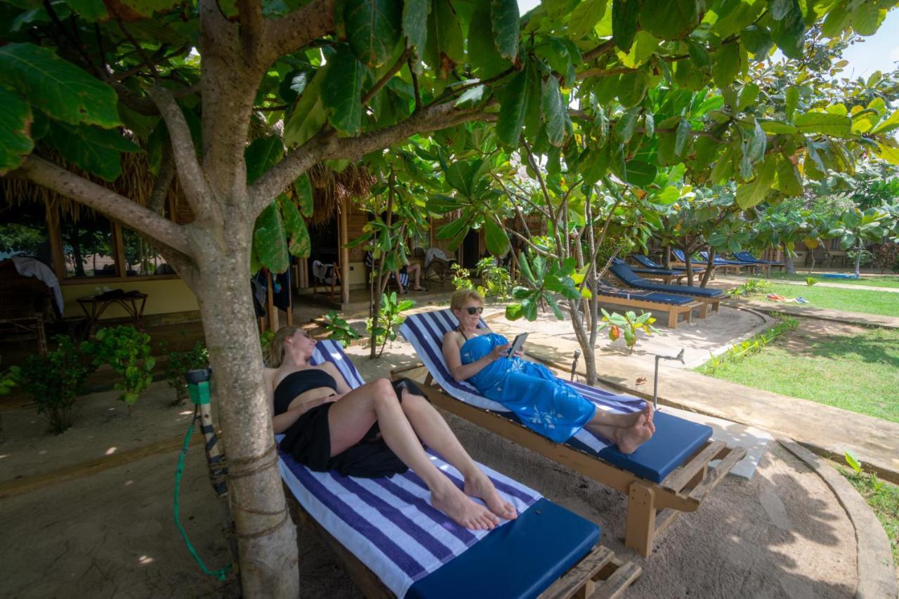 Blue Waters Hotel Arugam Bay Exterior photo