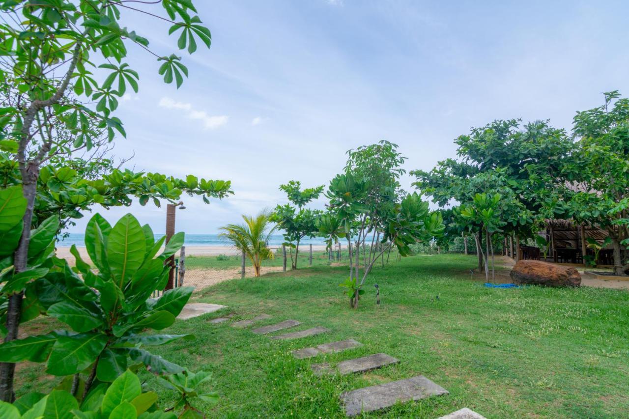 Blue Waters Hotel Arugam Bay Exterior photo