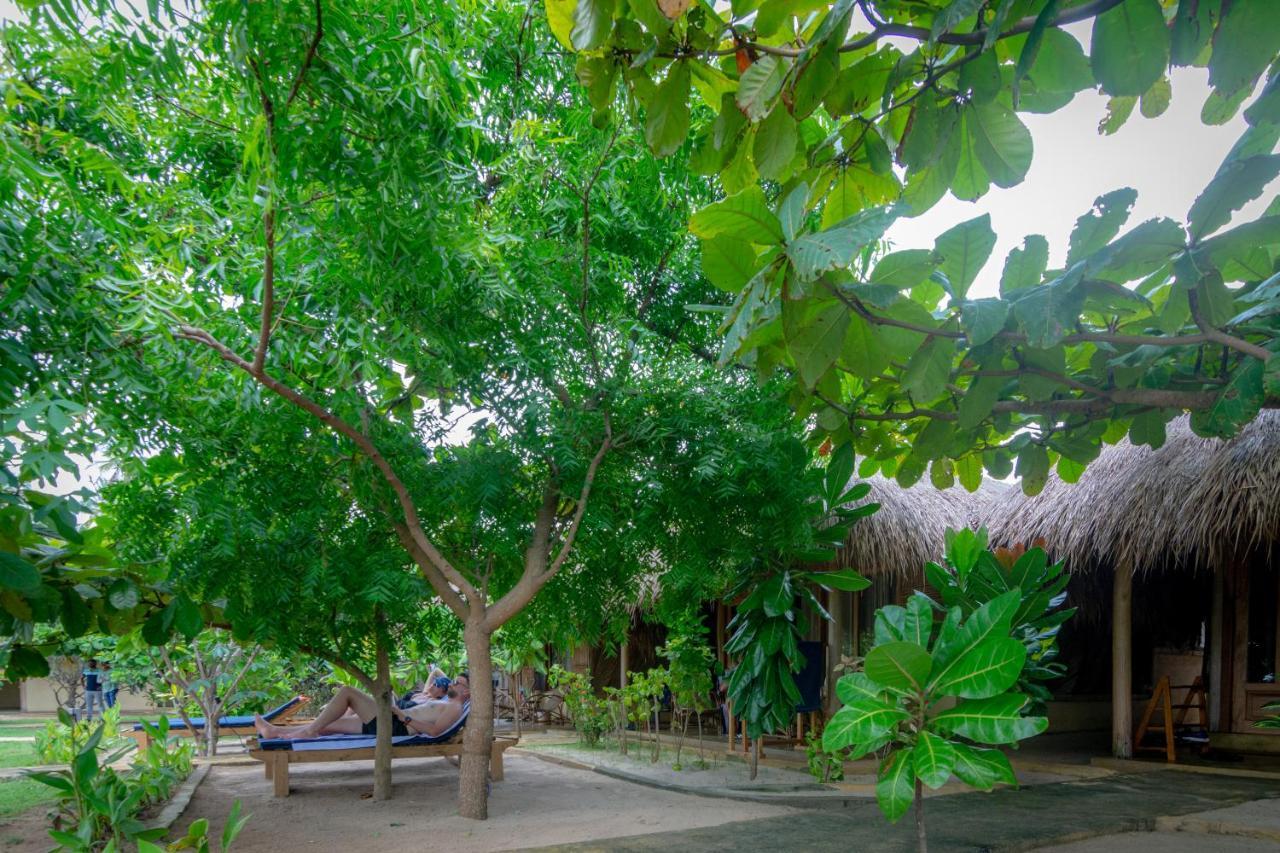 Blue Waters Hotel Arugam Bay Exterior photo