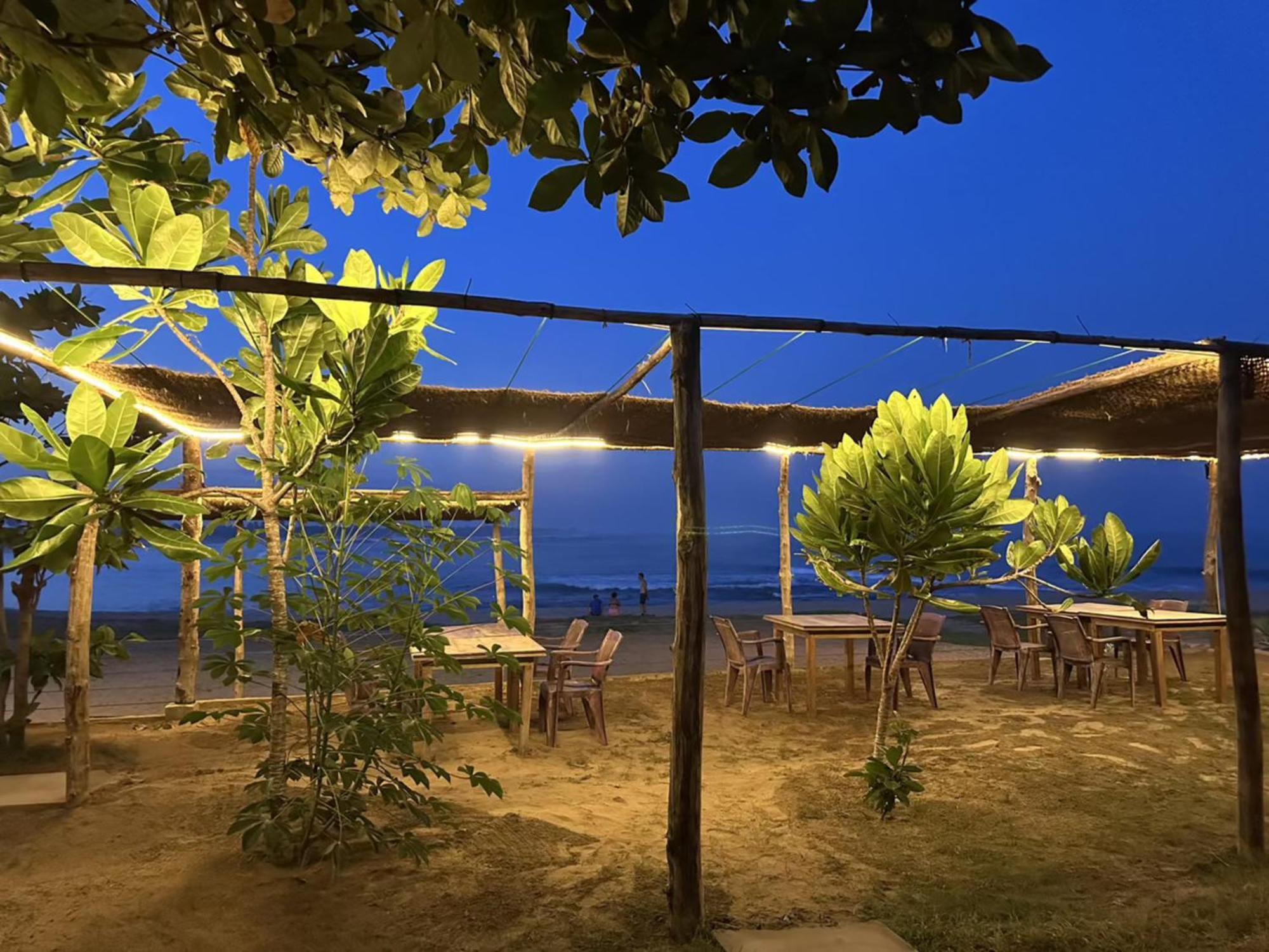 Blue Waters Hotel Arugam Bay Exterior photo