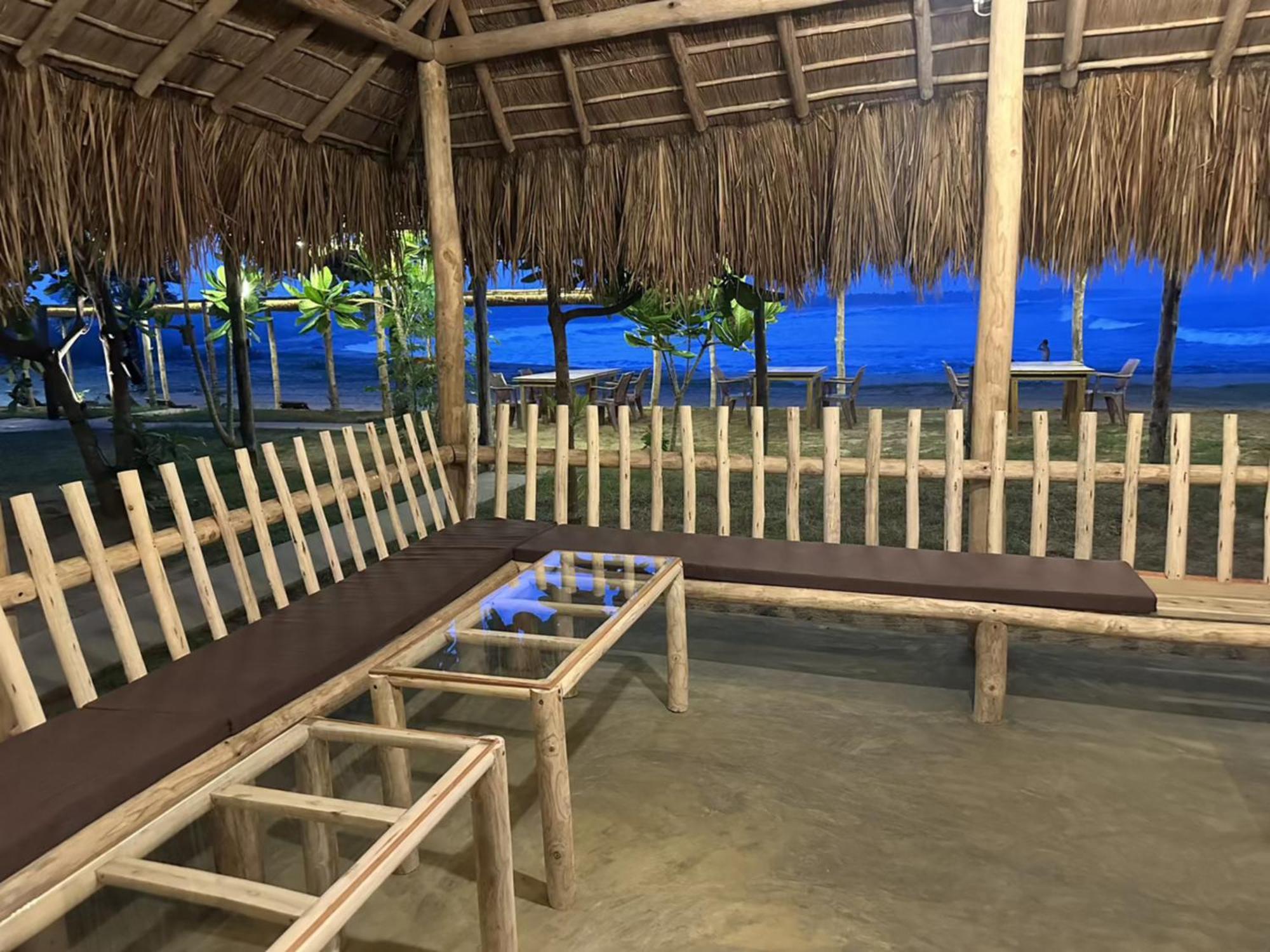 Blue Waters Hotel Arugam Bay Exterior photo