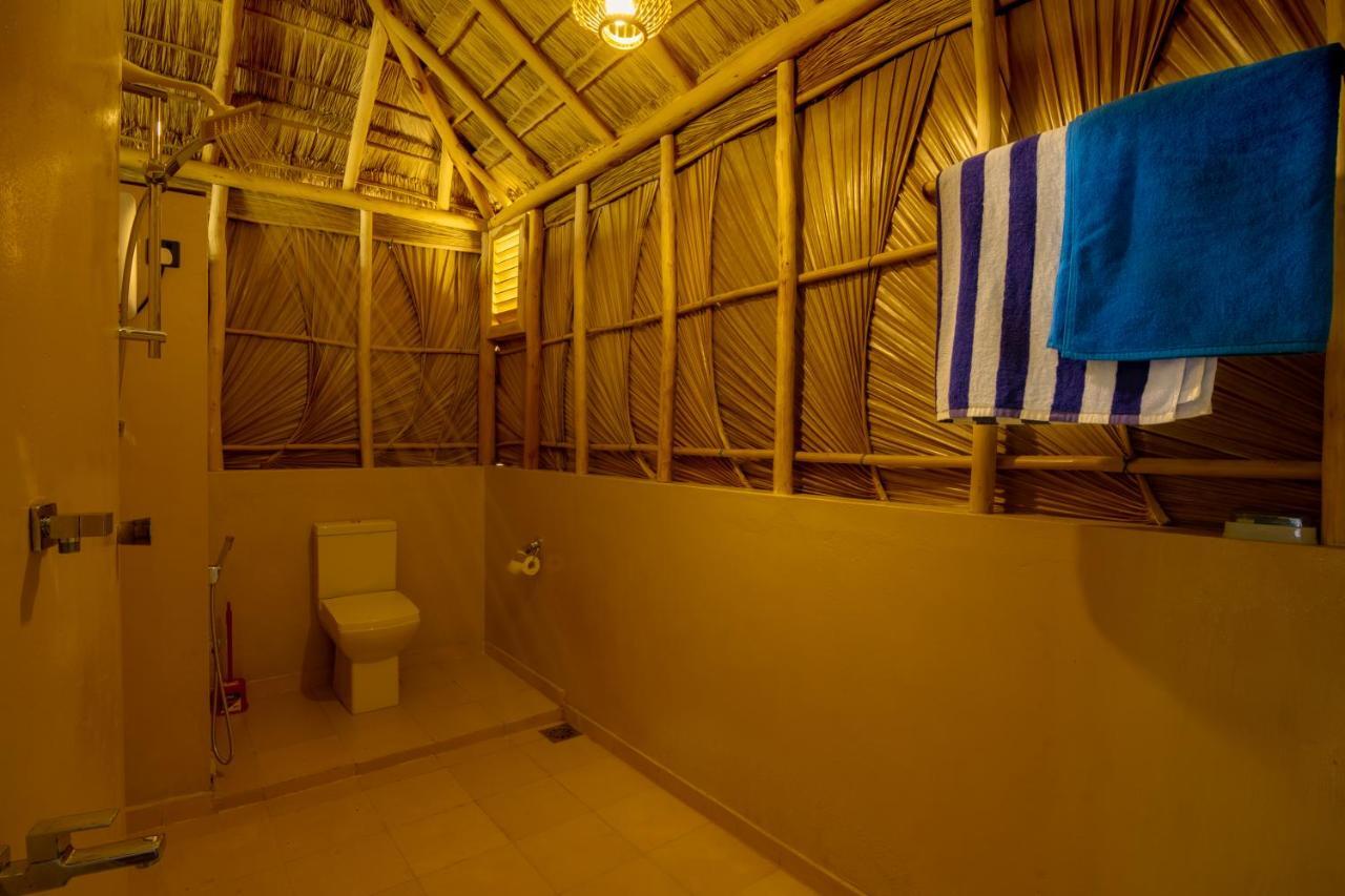 Blue Waters Hotel Arugam Bay Exterior photo